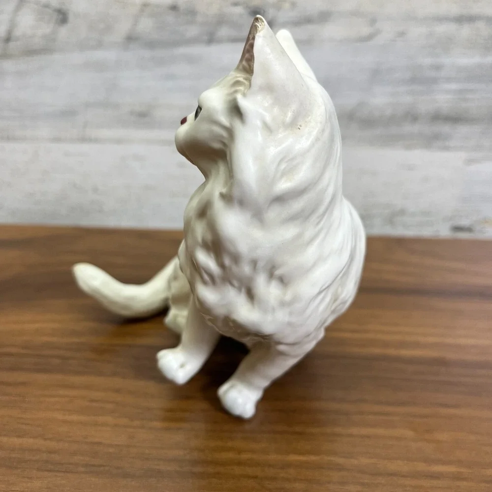 Vintage  LEFTON Fluffy‎ White Persian Kitten Porcelain Cat Tail Hang off Shelf